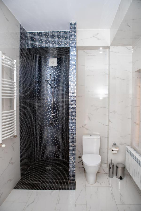 Legend Hotel Tbiliszi Kültér fotó